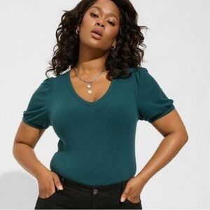 Torrid Size 4 Fitted Super Soft Rib V-Neck Puff Sleeve Tee NWT Dark Teal